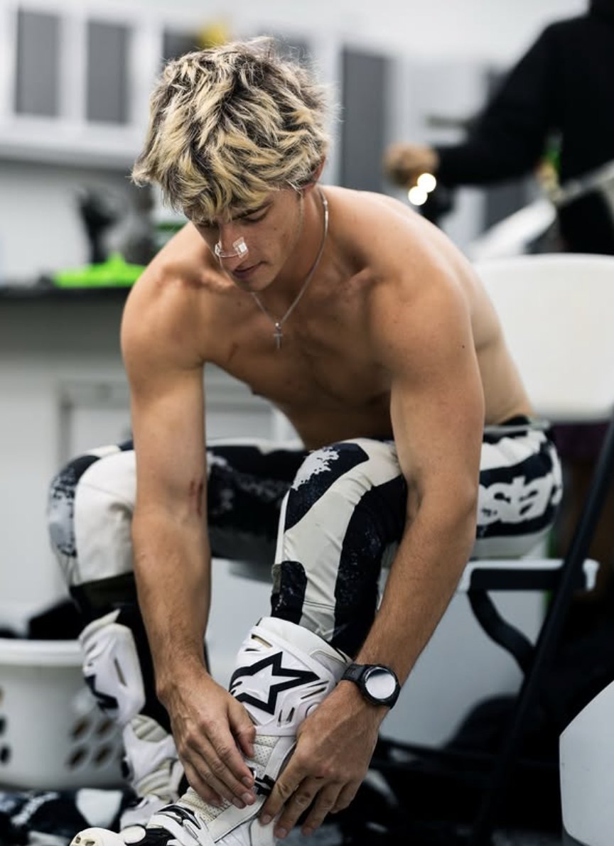Chase Sexton wearing an Intake band